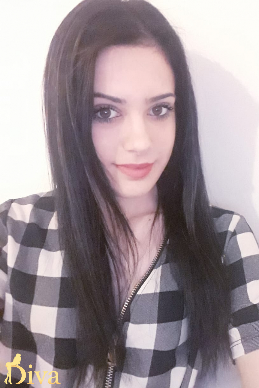 brunette-bayswater-notting-hill-gate-queensway-morrisol-r16973571010363-0002.jpg