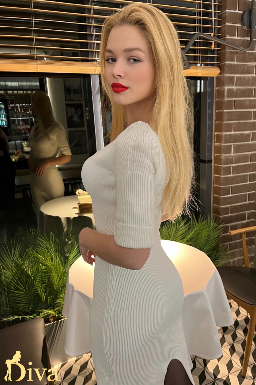 blonde-knightsbridge-south-kensington-sloane-square-miley-r16973760190291-0003.jpg