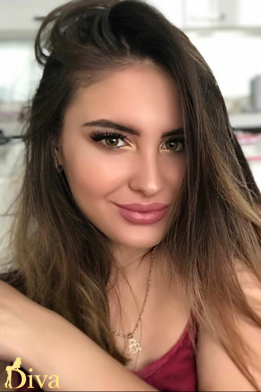 brunette-gloucester-road-earls-court-south-kensington-high-street-kensington-frutti-r16973493220517-0001.jpg