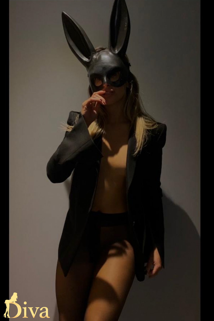 blonde-earls-court-comfey-r17324552581402-0002.jpeg