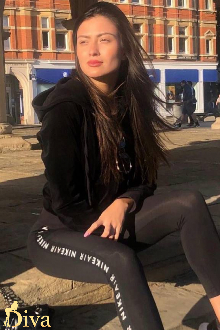 brunette-marble-arch-bond-street-green-park-hyde-park-corner-lacey-r17333234554108-0001.jpg