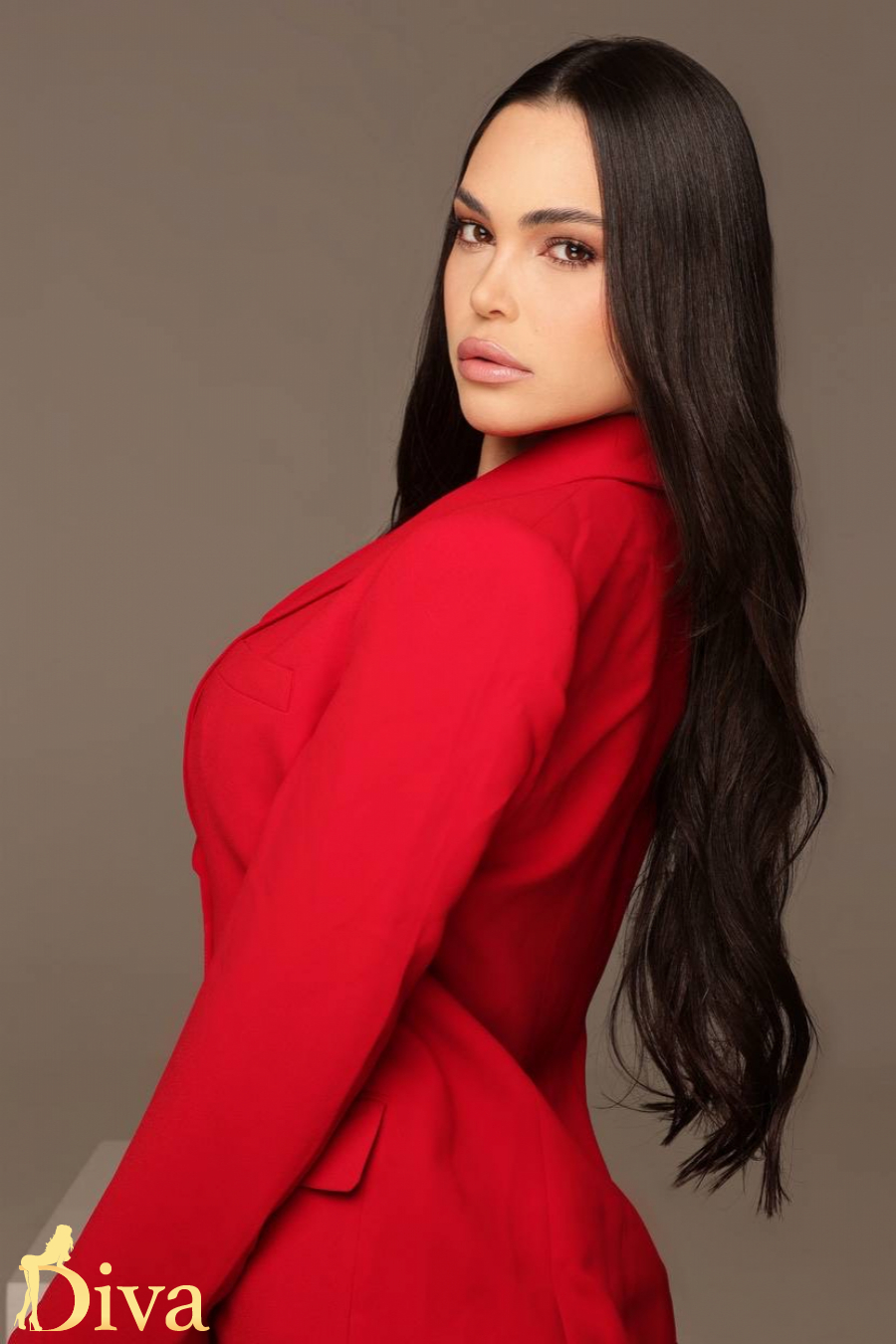 brunette-oxford-circus-tottenham-court-road-leicester-square-bond-street-carelika-r17485180541044-0002.jpeg