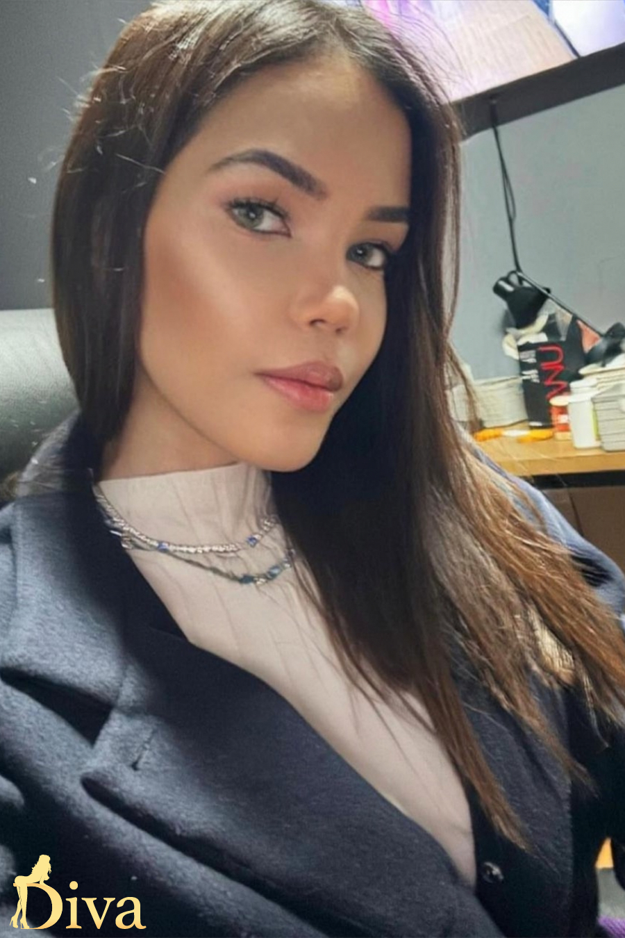 brunette-earls-court-high-street-kensington-west-kensington-gloucester-road-reprise-r17737672224988-0002.jpg