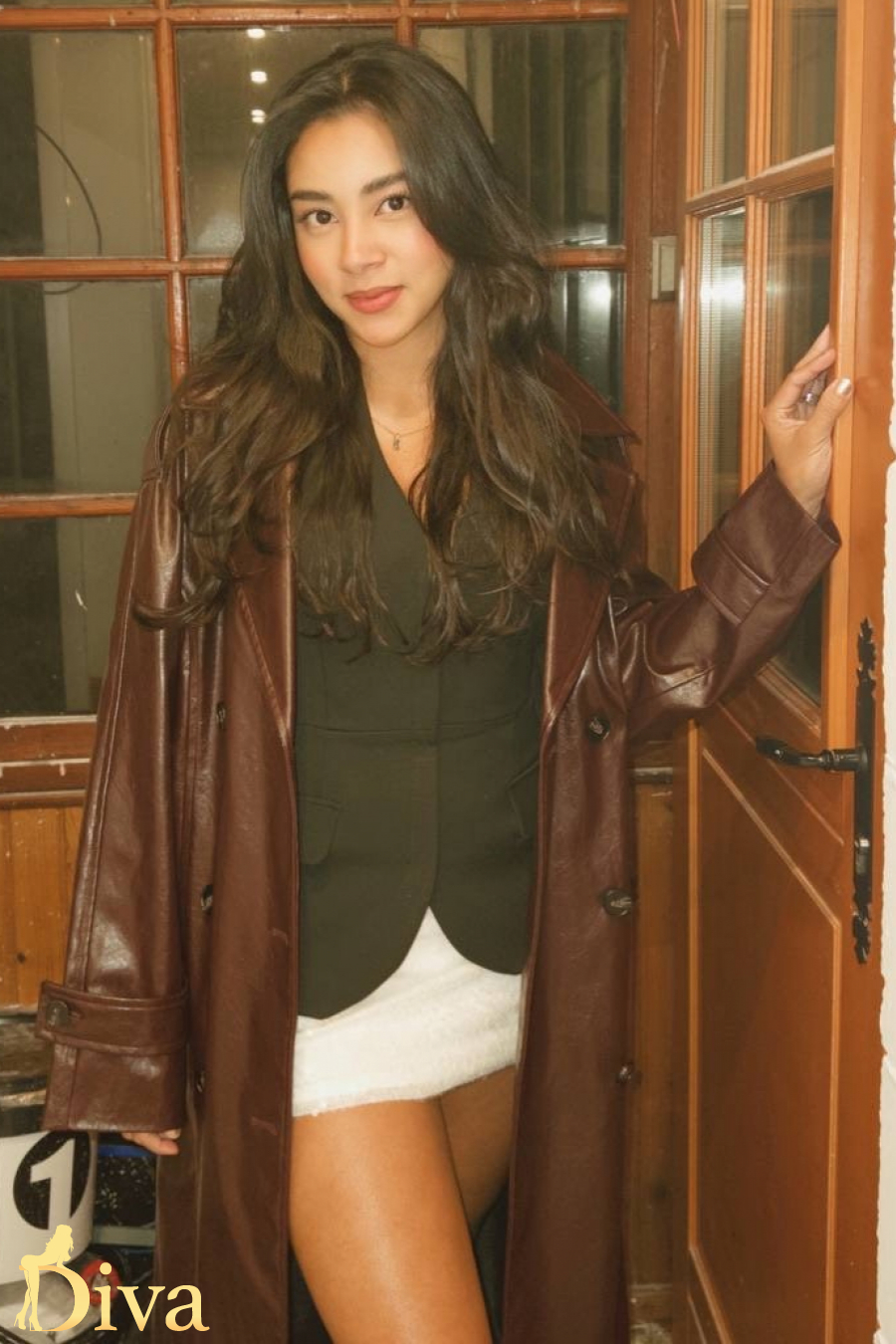 brunette-knightsbridge-south-kensington-sloane-square-jilian-r17598383421363-0002.jpeg