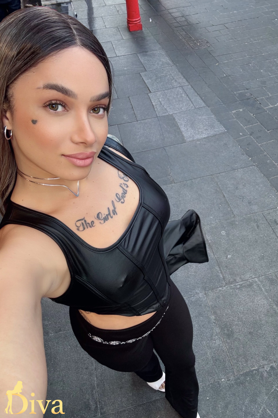 light-brown-goodge-street-tottenham-court-road-warren-street-great-portland-street-barcela-r17500992995765-0001.jpeg