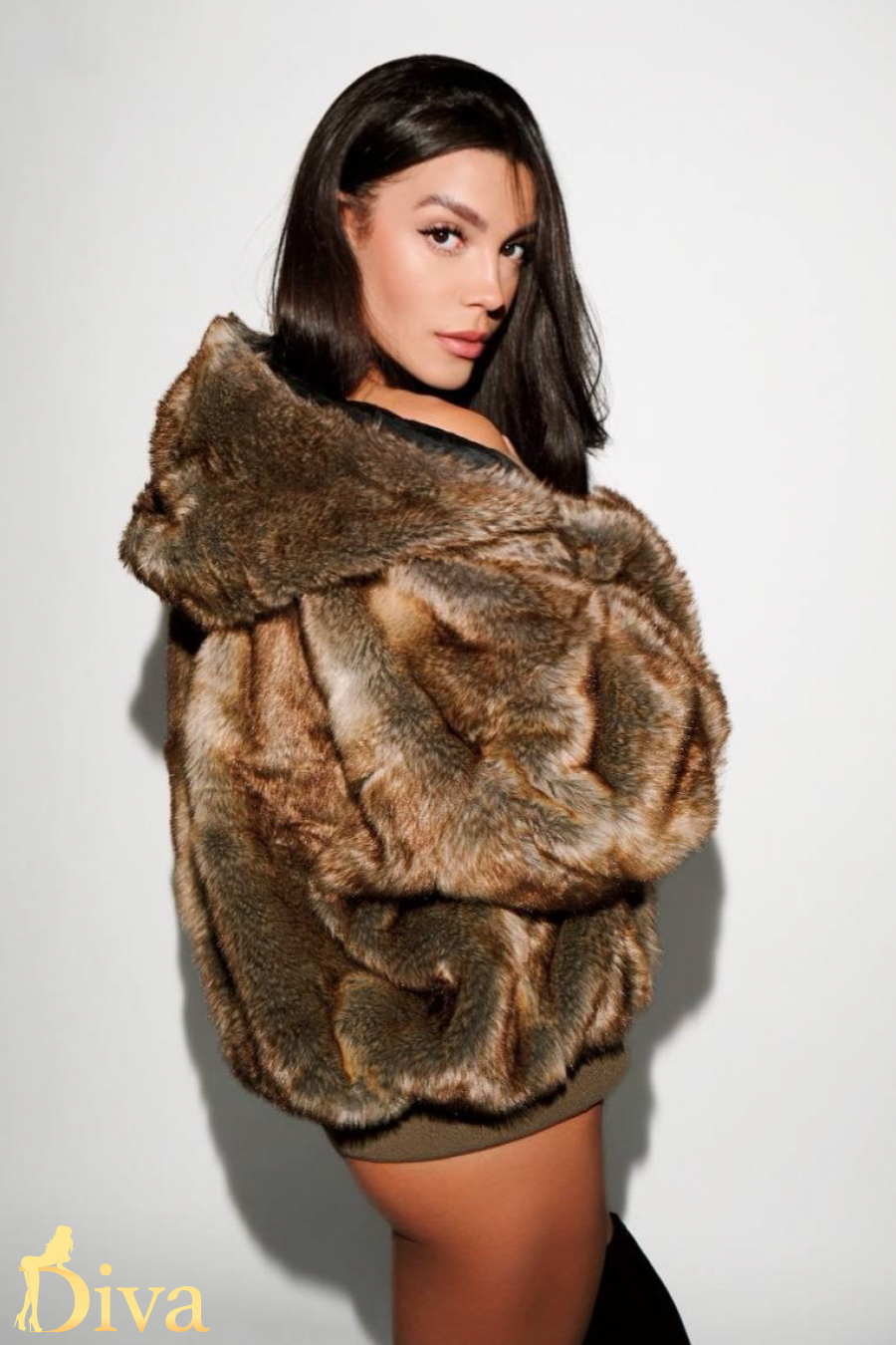 brunette-south-kensington-knightsbridge-sloane-square-kameron-r17667581100338-0001.jpg
