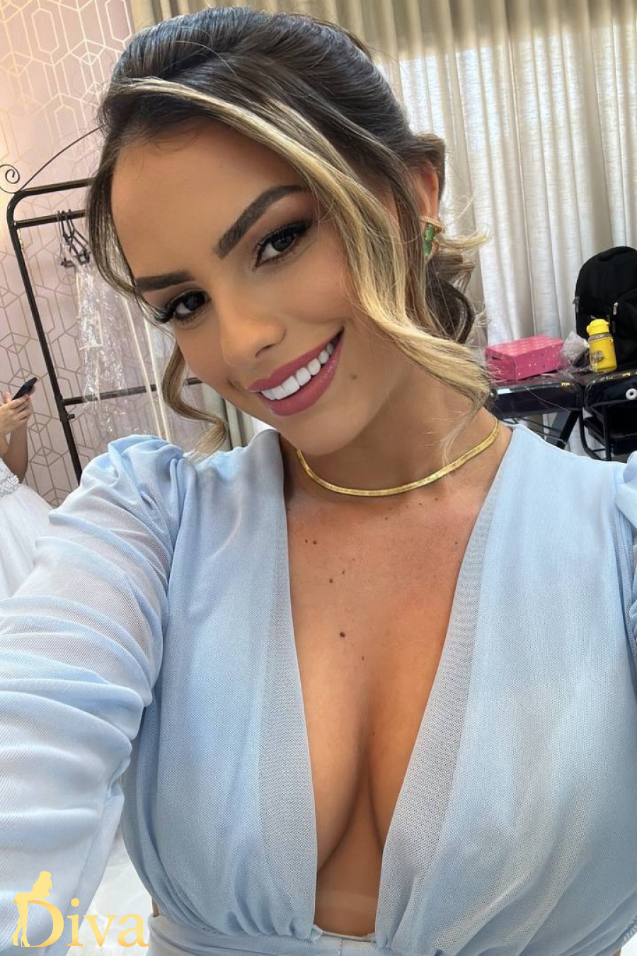 blonde-earls-court-west-brompton-west-kensington-vonda-r17339431087661-0002.jpeg