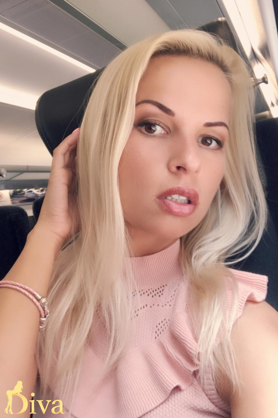 blonde-knightsbridge-south-kensington-sloane-square-cheslava-r16974032323967-0003.jpeg