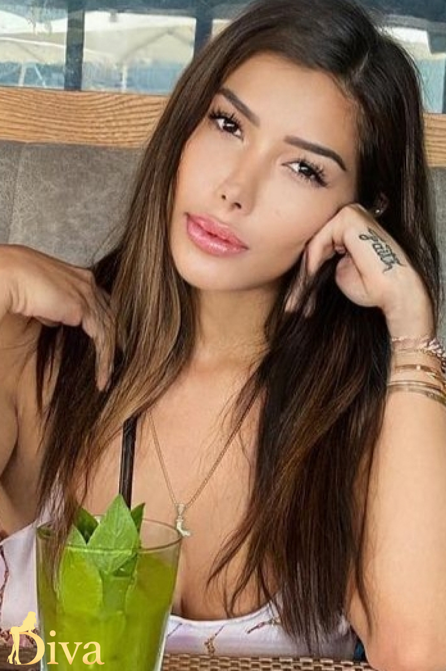 brunette-outcalls-only-earls-court-ismaila-r16973081645385-0002.jpg
