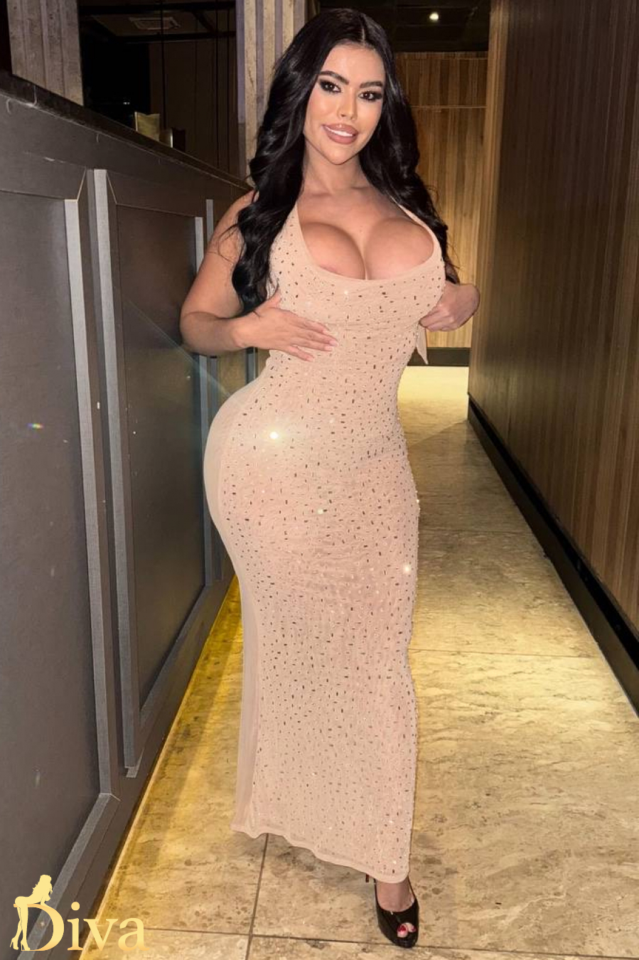 brunette-south-kensington-bella-sadim-r17558789643136-0004.jpeg