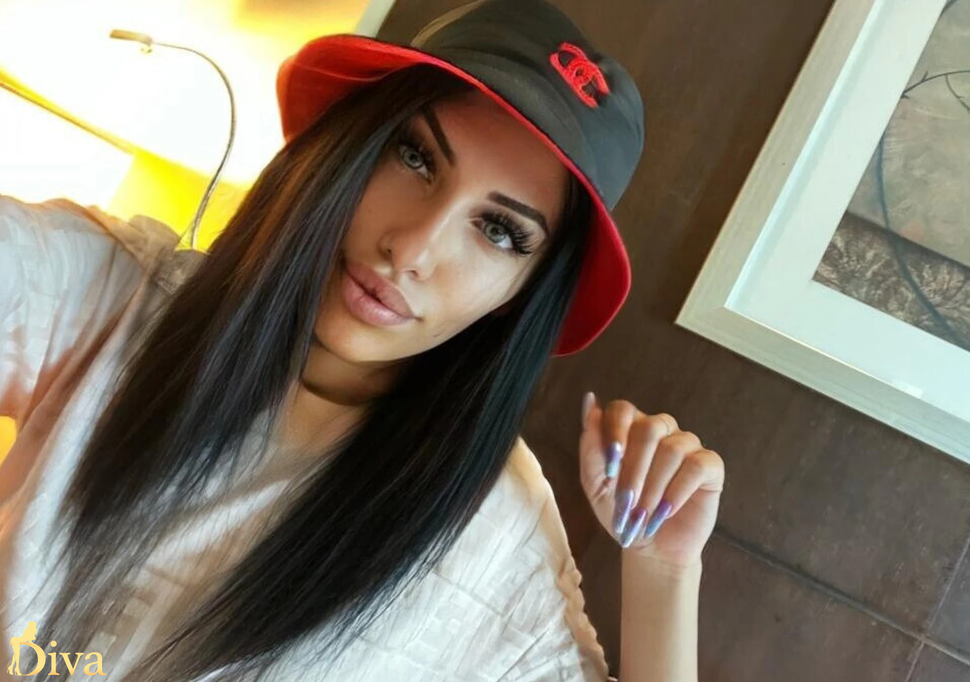 brunette-victoria-pimlico-st-jamess-park-manila-r16987720853116-0001.jpg