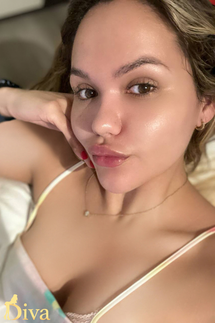 brunette-paddington-lancaster-gate-bayswater-fellini-r16972242658106-0000.jpeg