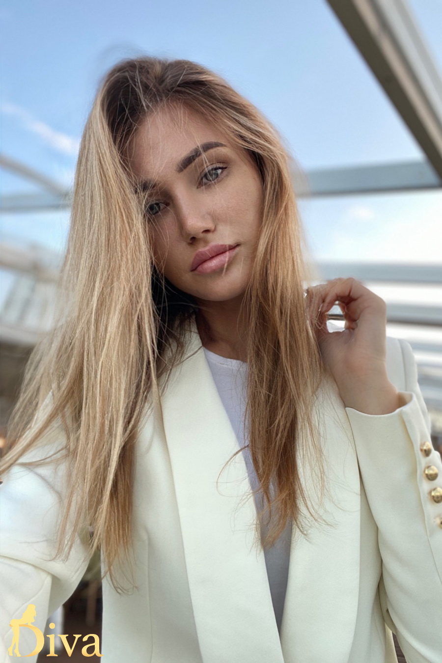 blonde-gloucester-road-earls-court-high-street-kensington-elmira-r16973952632005-0011.jpeg