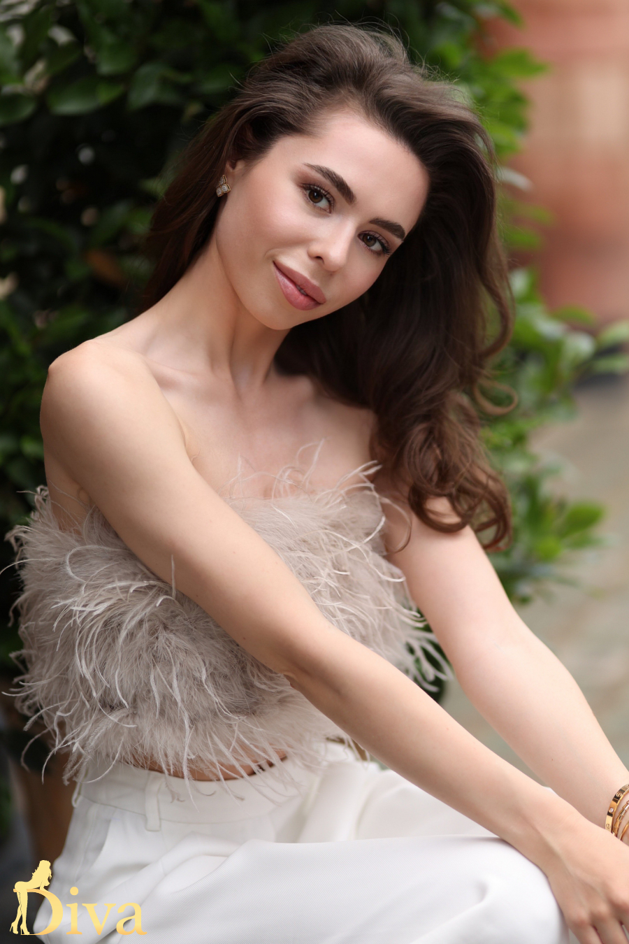 brunette-dubai-kristina-r17345348423461-0002.jpg