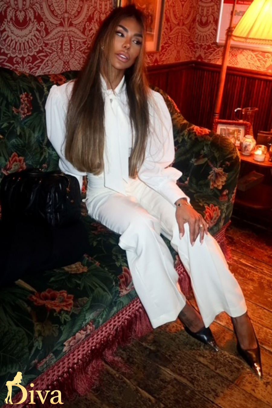 blonde-earls-court-west-brompton-fulham-broadway-gloucester-road-indigo-r17636308591557-0001.jpg