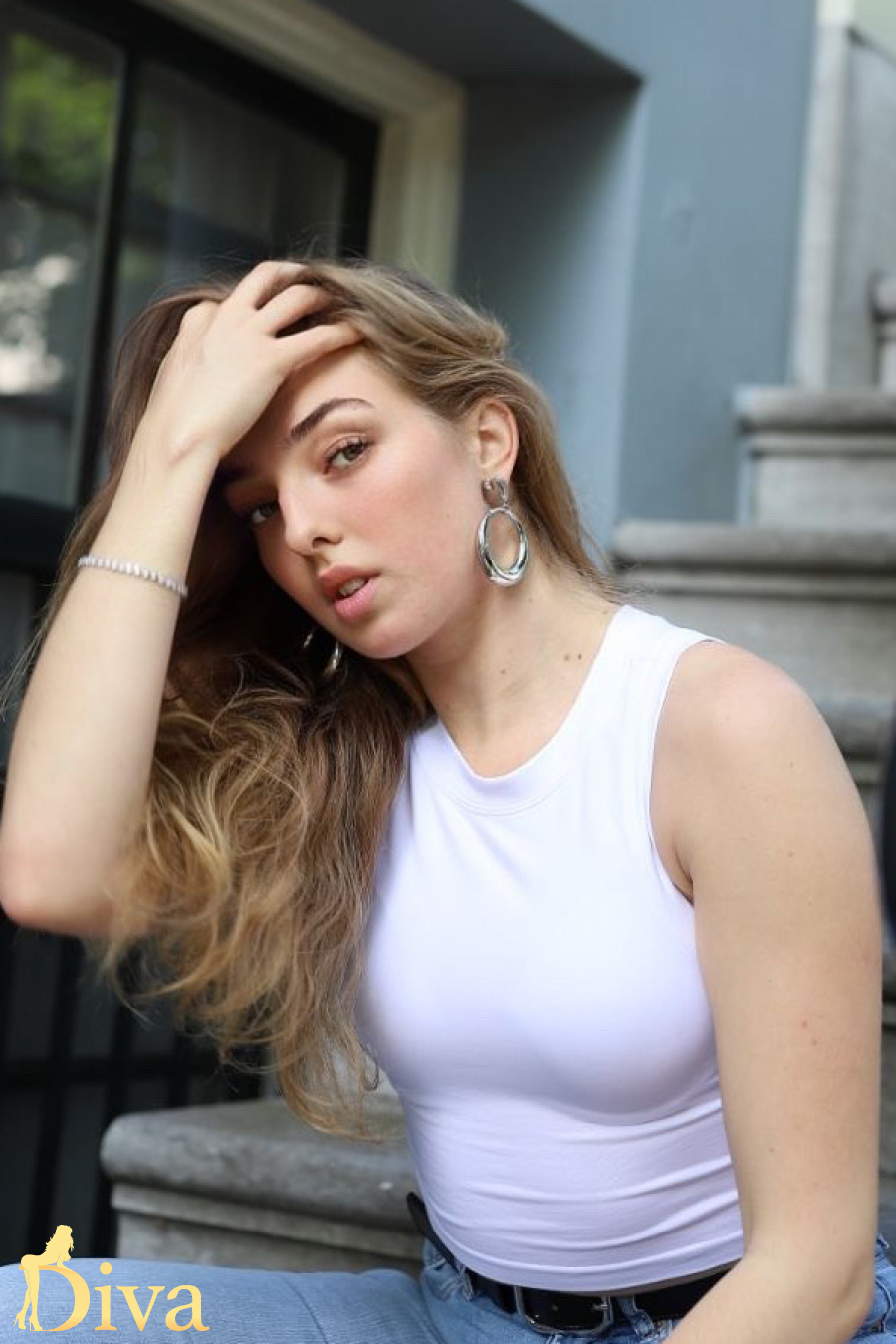blonde-earls-court-gloucester-road-south-kensington-west-brompton-gardenia-r17082629933529-0002.jpg